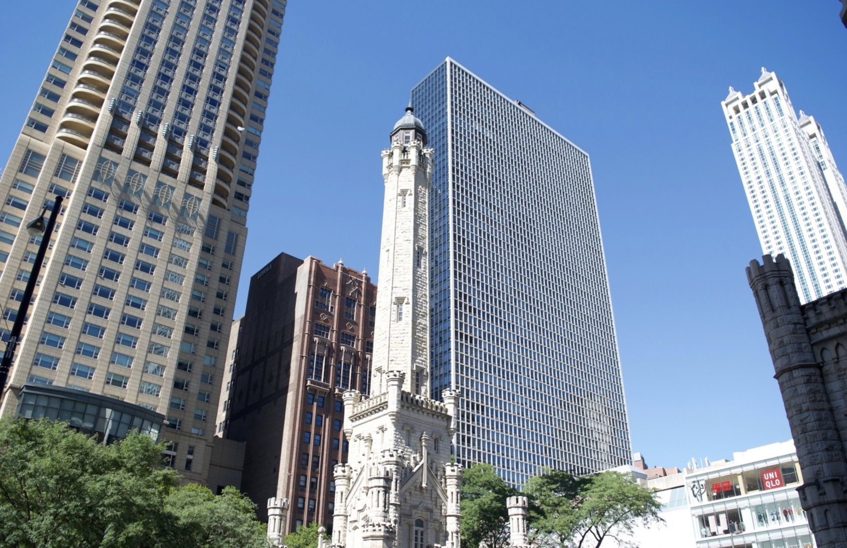 111 E CHESTNUT Street Unit: 27E