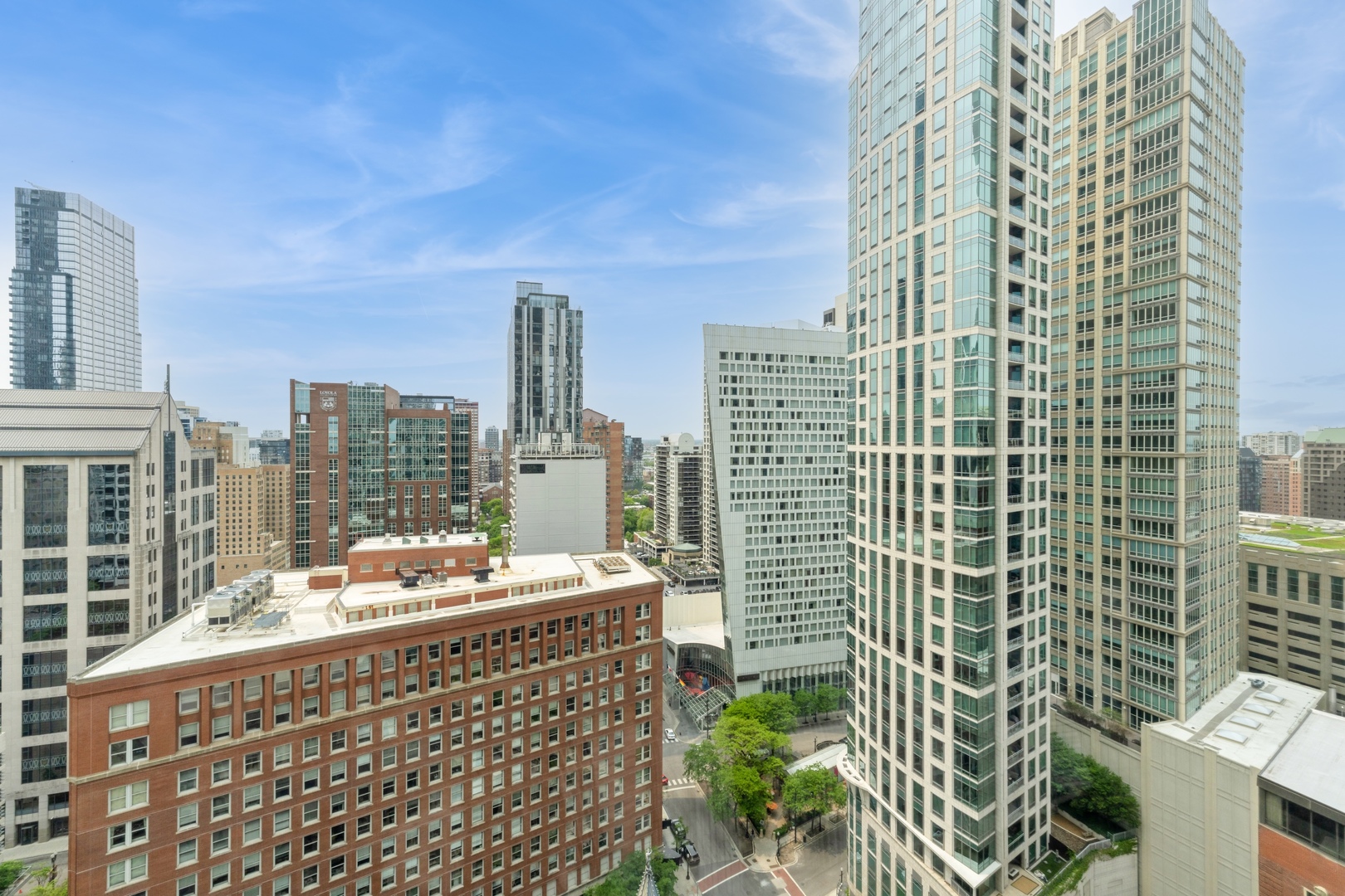111 E CHESTNUT Street Unit: 27E