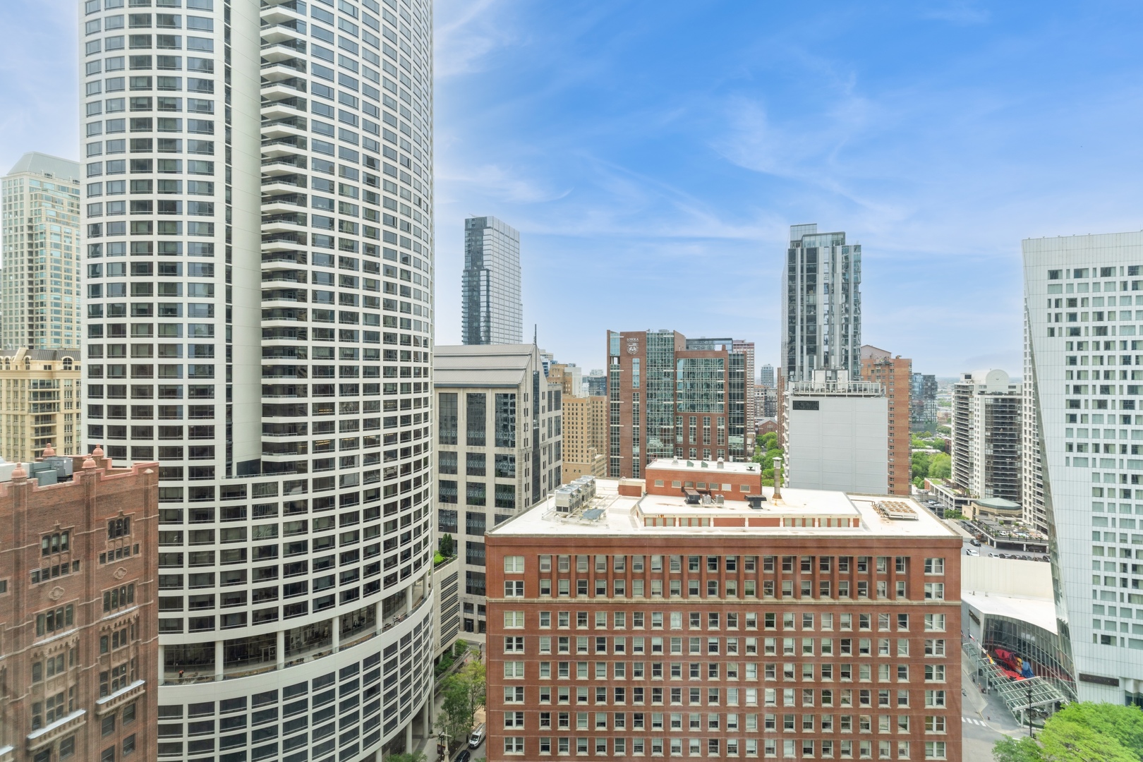 111 E CHESTNUT Street Unit: 27E