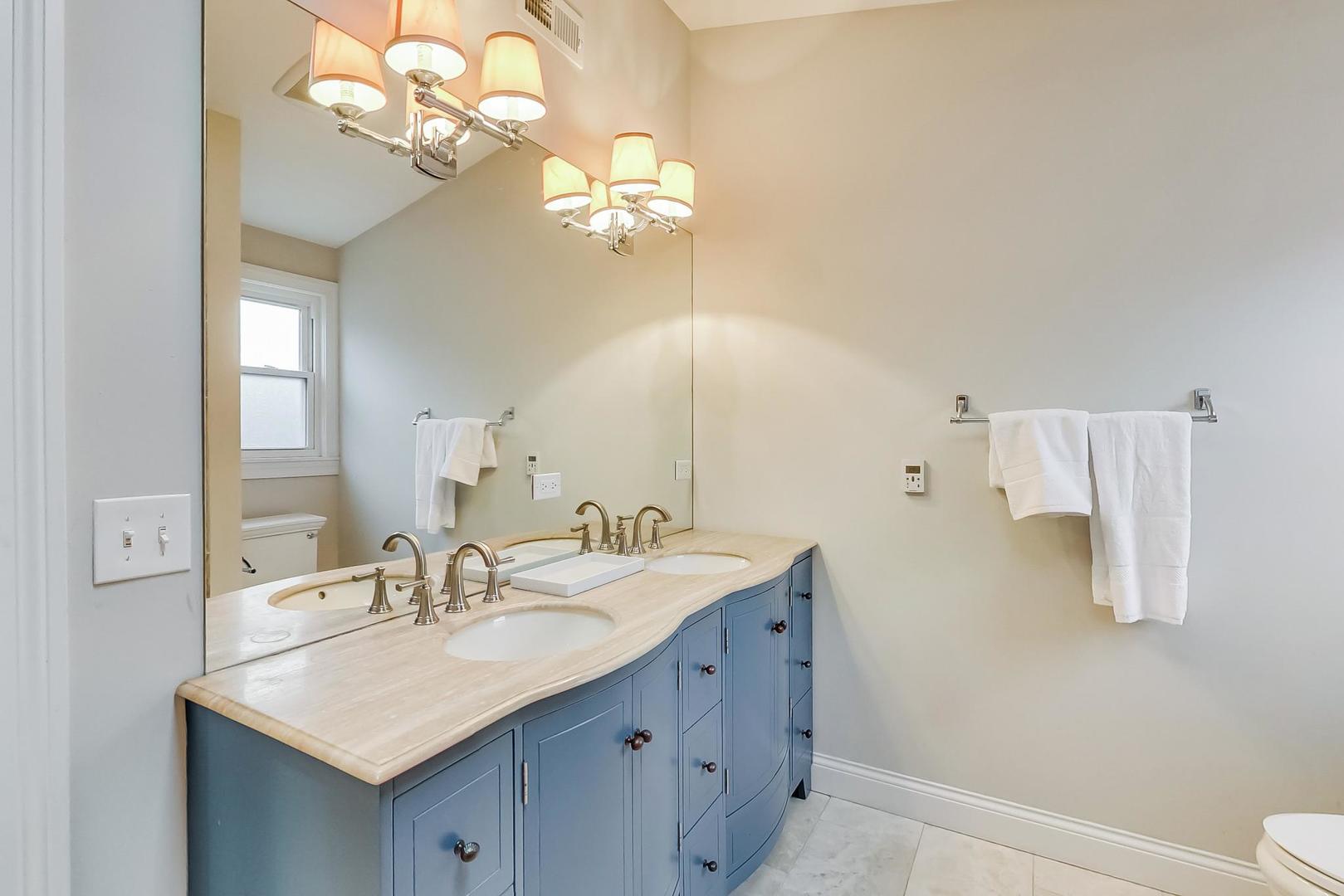 1214 W Wrightwood Avenue Unit: 2
