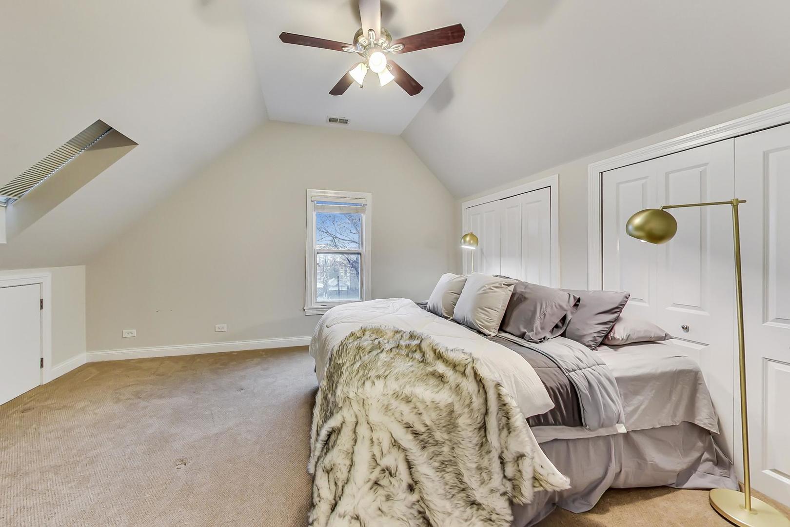 1214 W Wrightwood Avenue Unit: 2