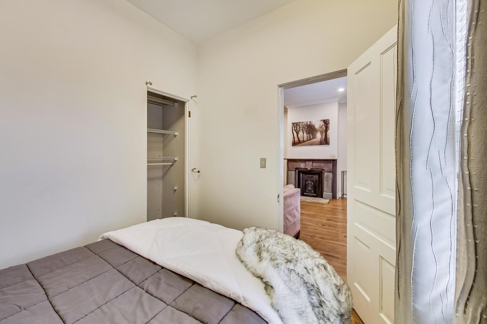 1214 W Wrightwood Avenue Unit: 2