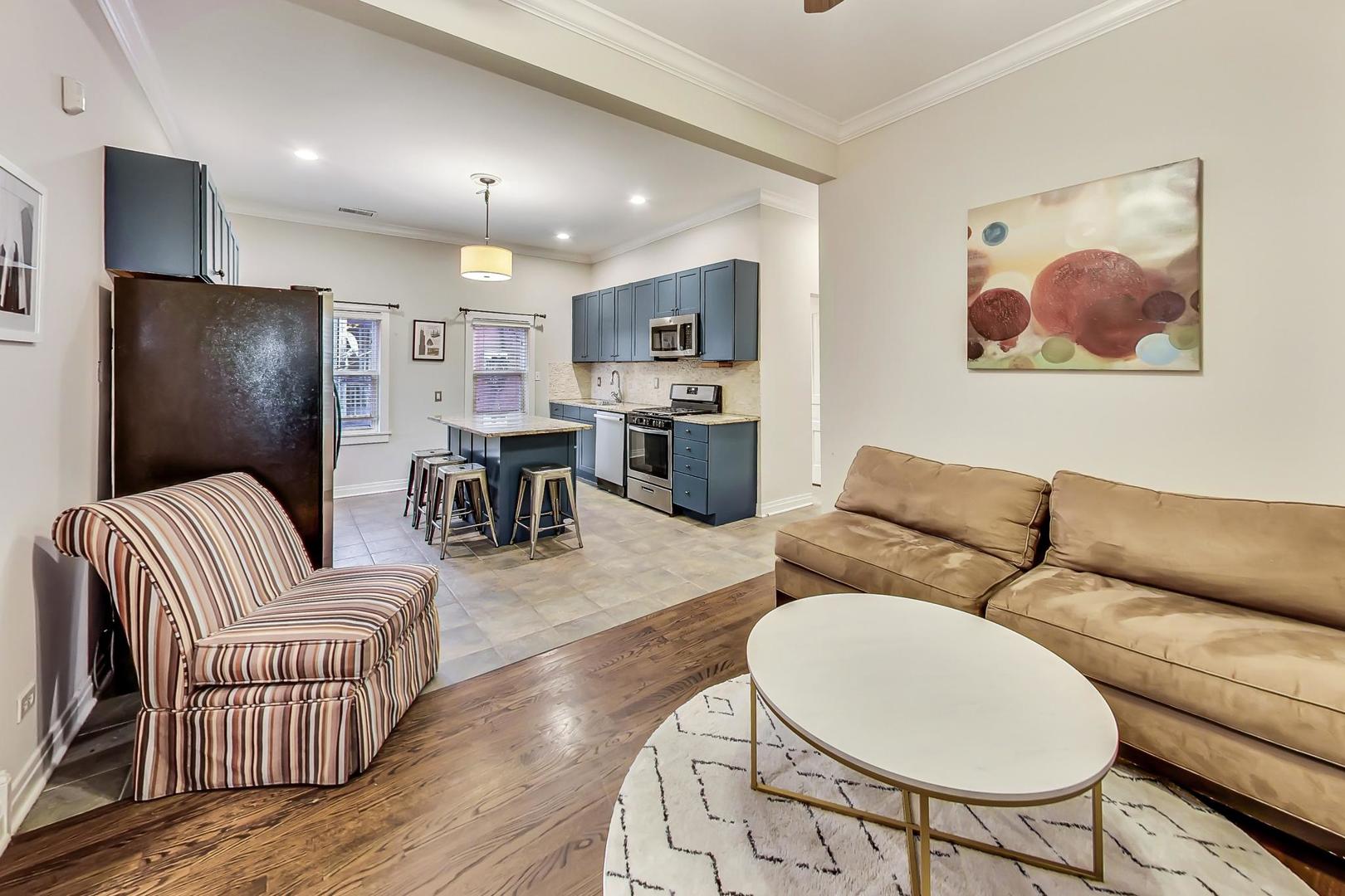 1214 W Wrightwood Avenue Unit: 2