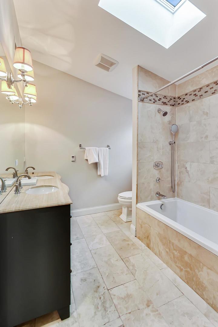 1214 W Wrightwood Avenue Unit: 2