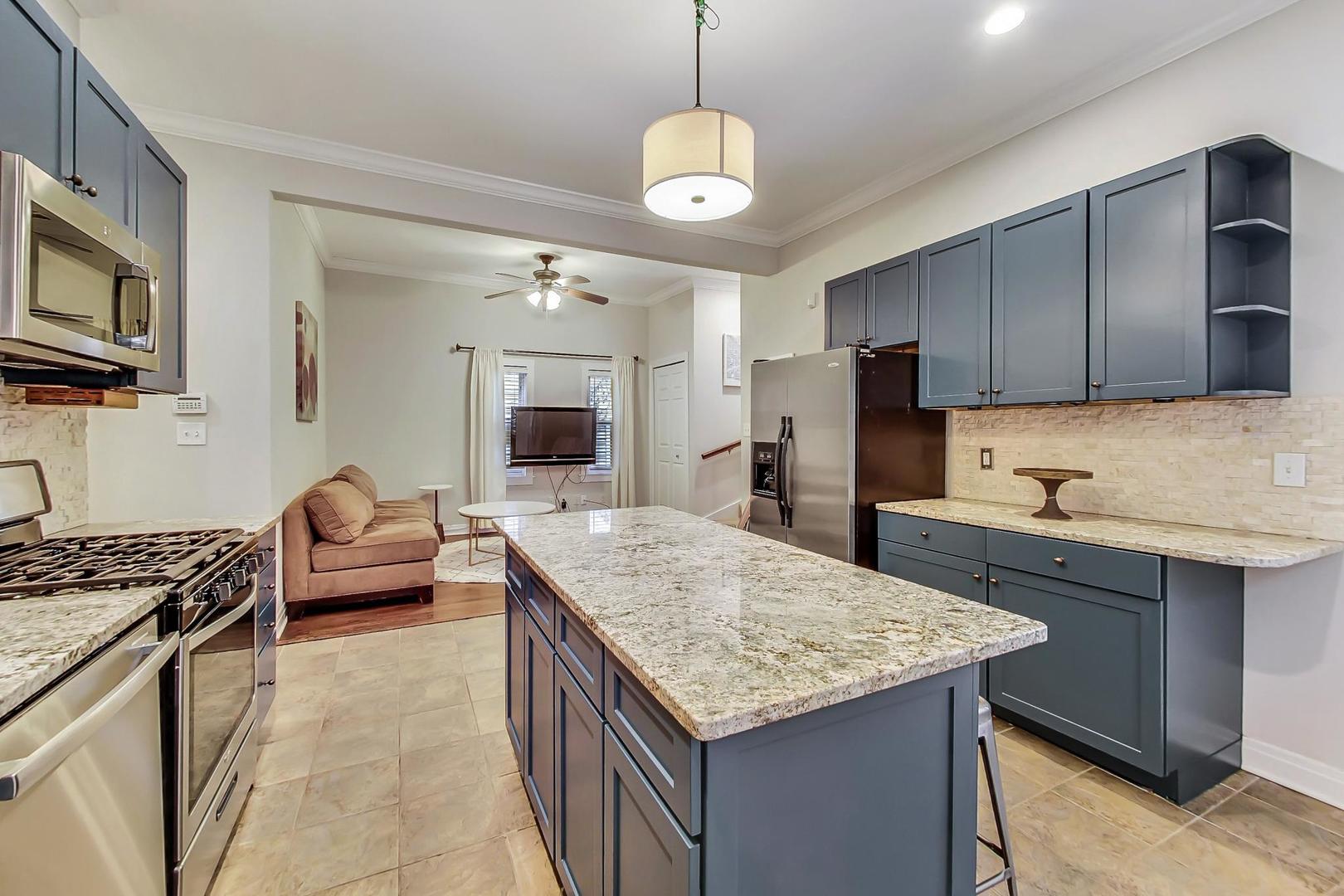1214 W Wrightwood Avenue Unit: 2