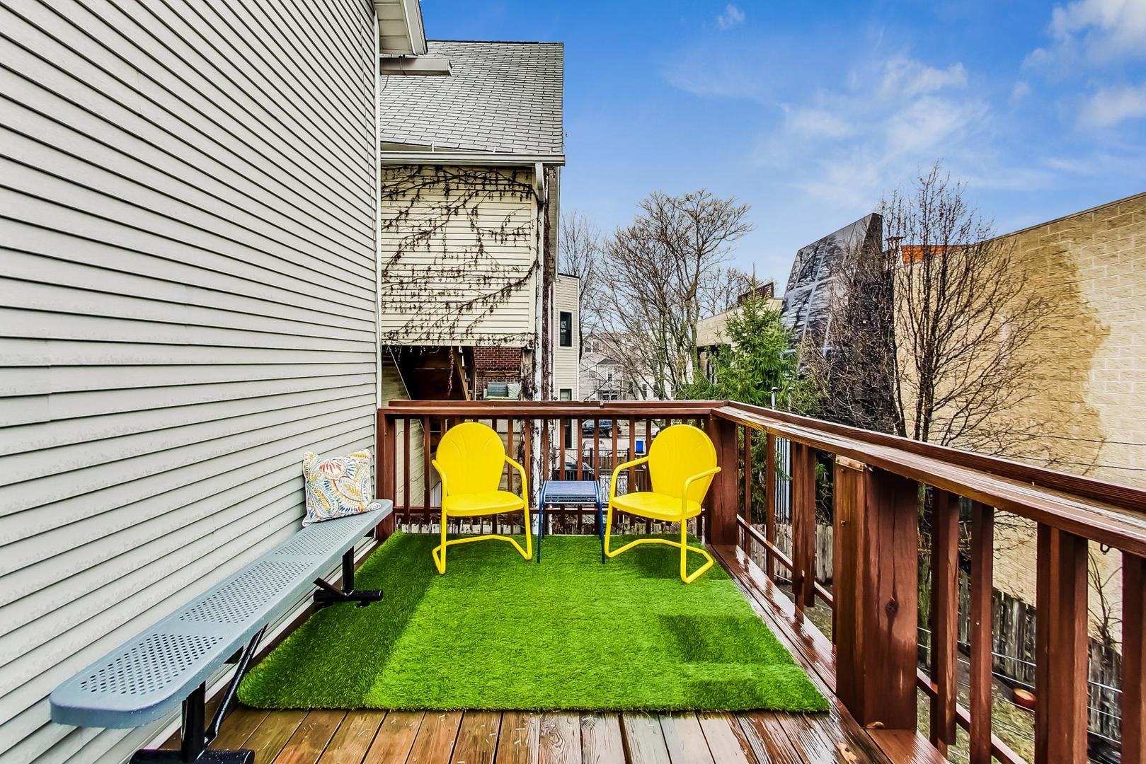 1214 W Wrightwood Avenue Unit: 2