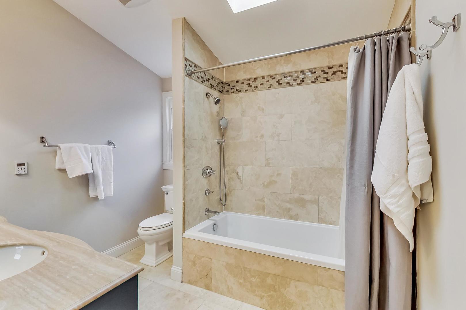 1214 W Wrightwood Avenue Unit: 2