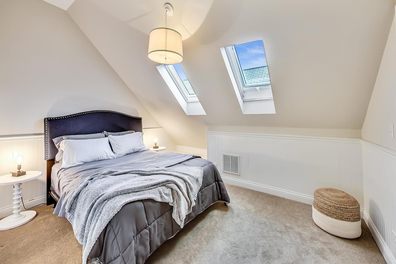 1214 W Wrightwood Avenue Unit: 2