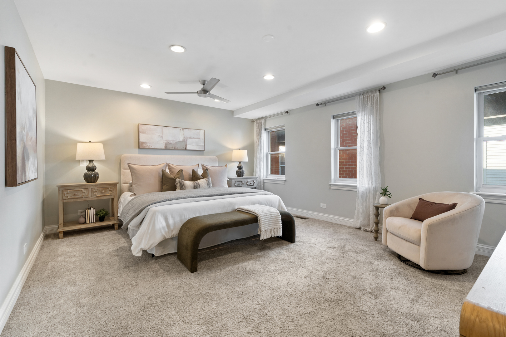2843 N Lincoln Avenue Unit: 103