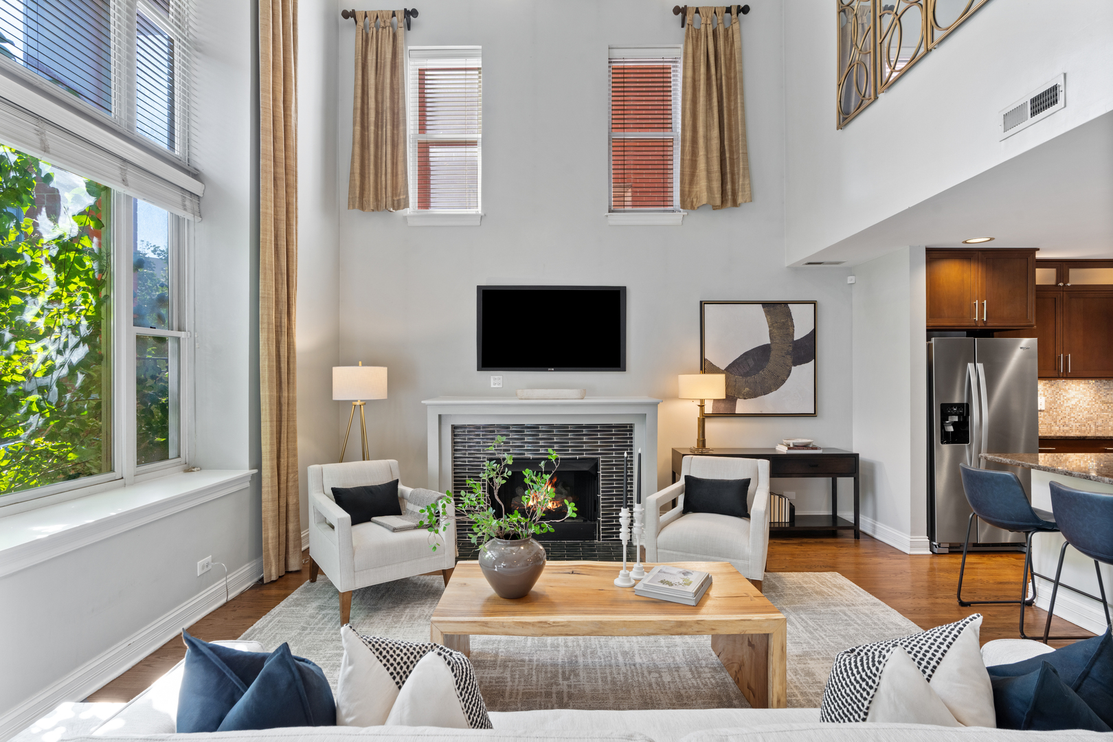 2843 N Lincoln Avenue Unit: 103