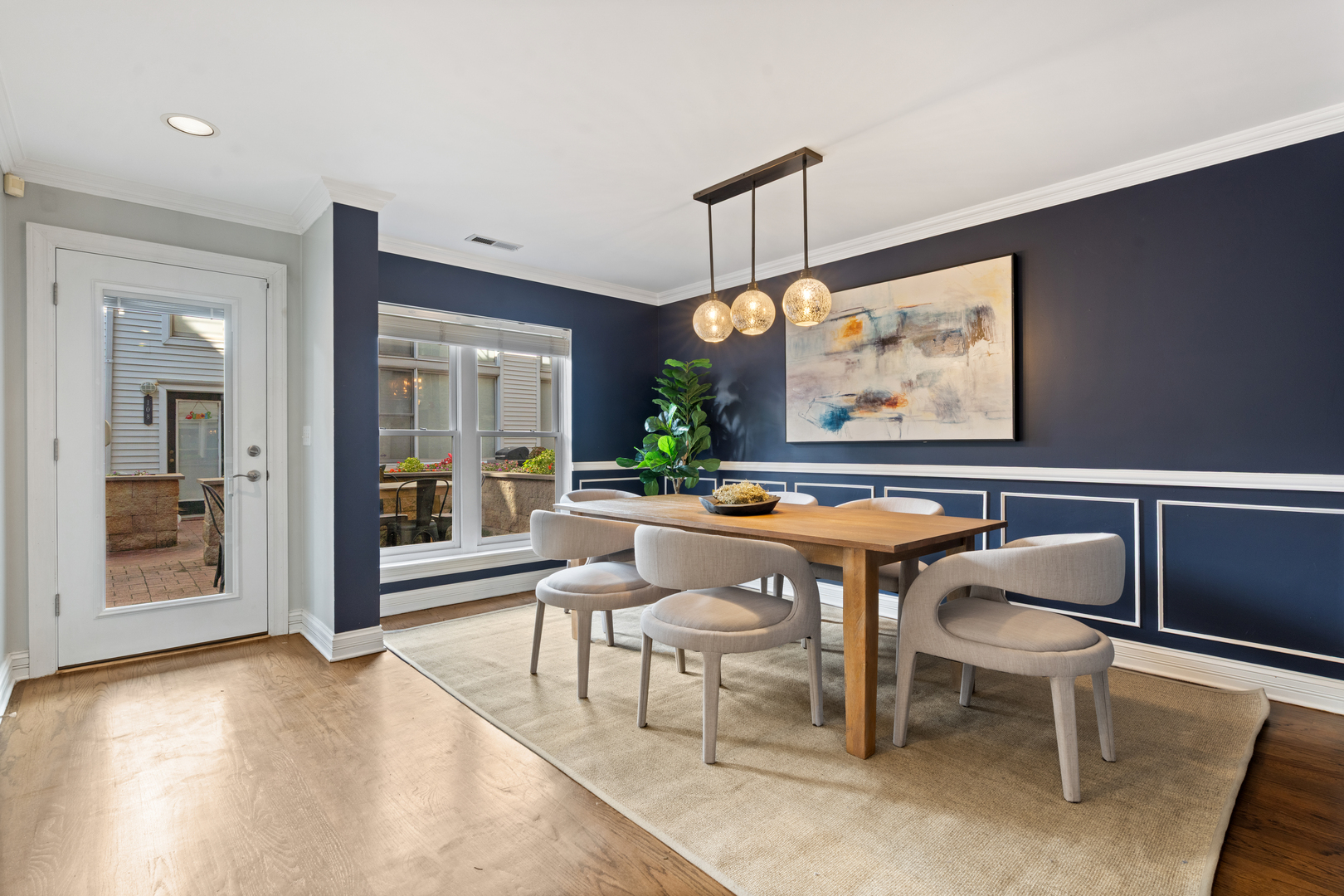 2843 N Lincoln Avenue Unit: 103