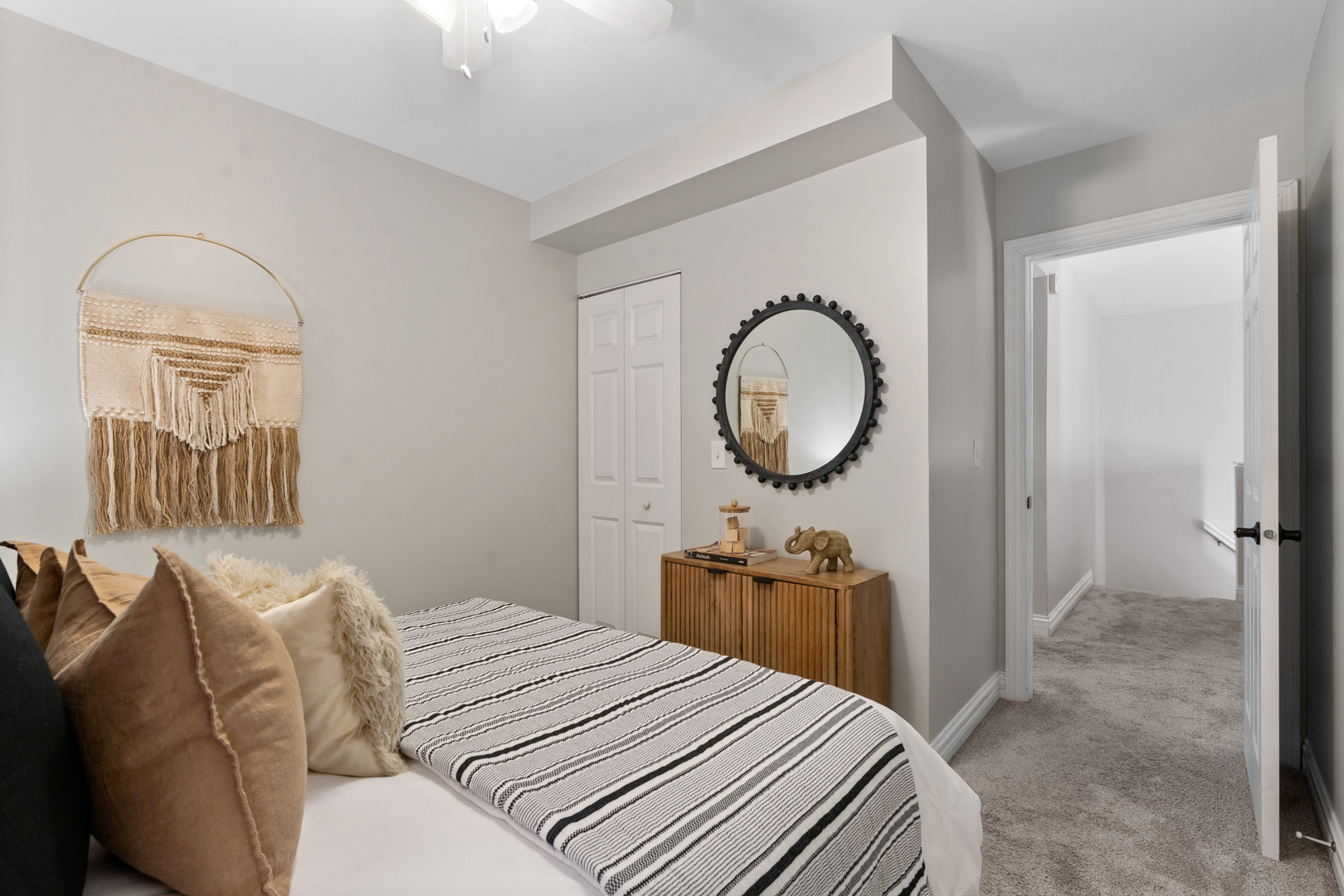 2843 N Lincoln Avenue Unit: 103