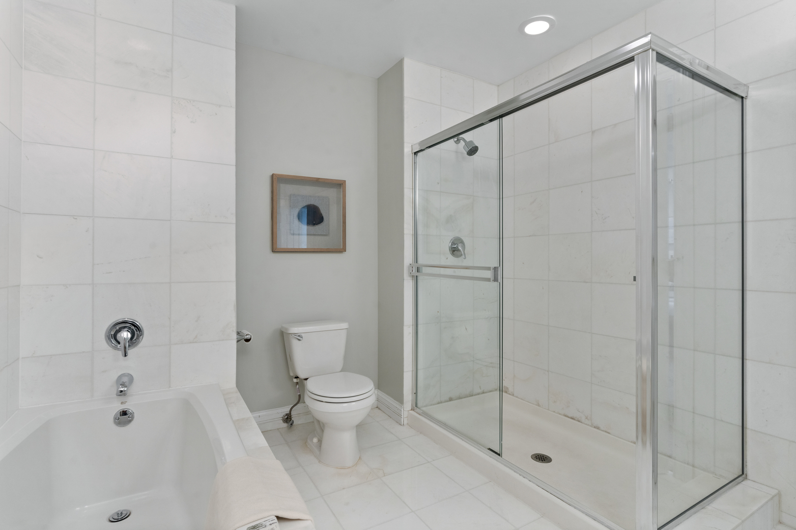 2843 N Lincoln Avenue Unit: 103