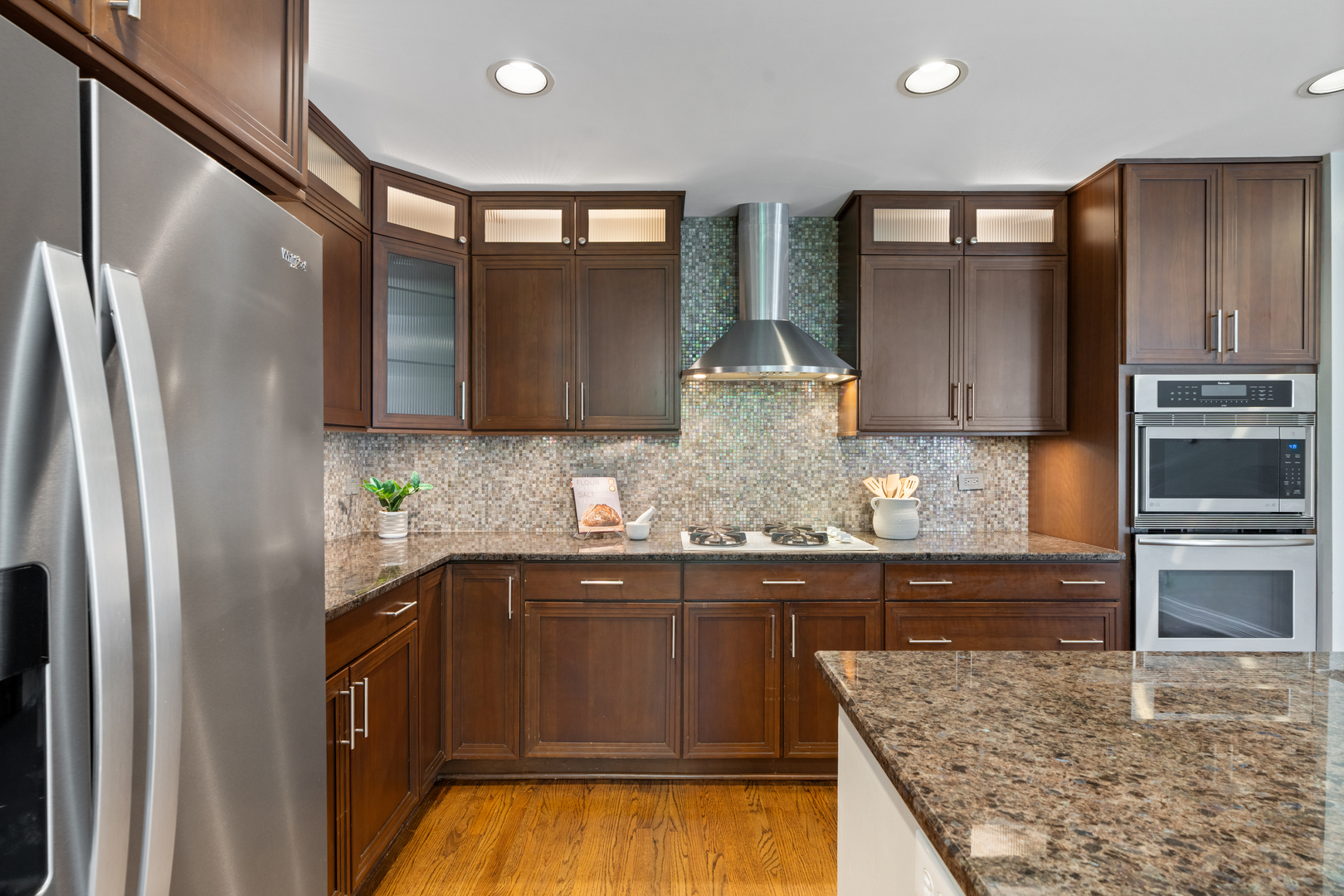 2843 N Lincoln Avenue Unit: 103