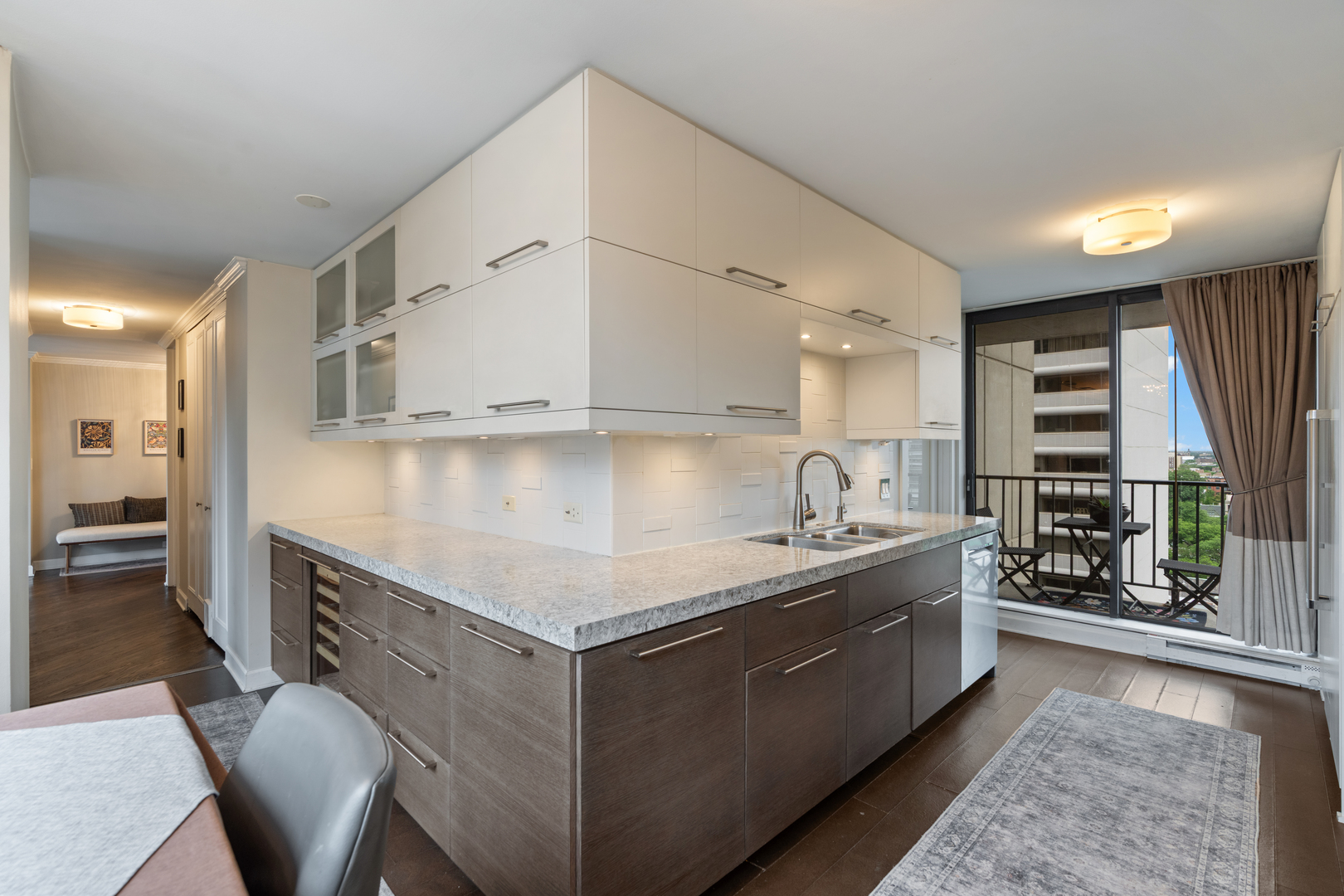 1410 N State Street Unit: 15A
