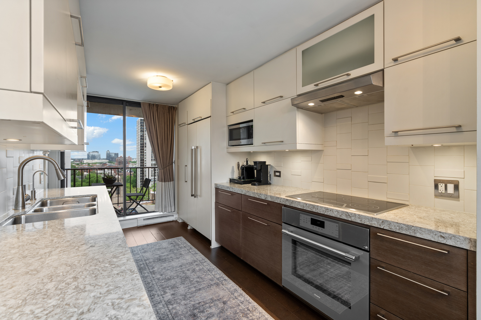 1410 N State Street Unit: 15A
