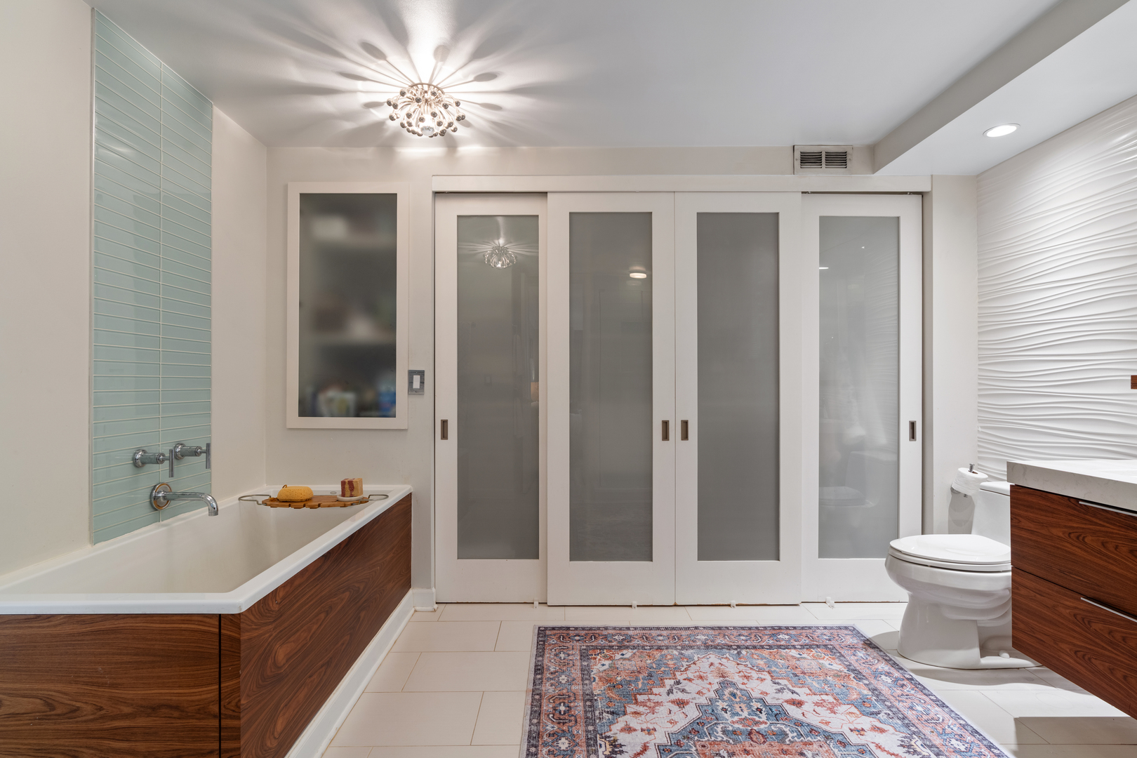 1410 N State Street Unit: 15A