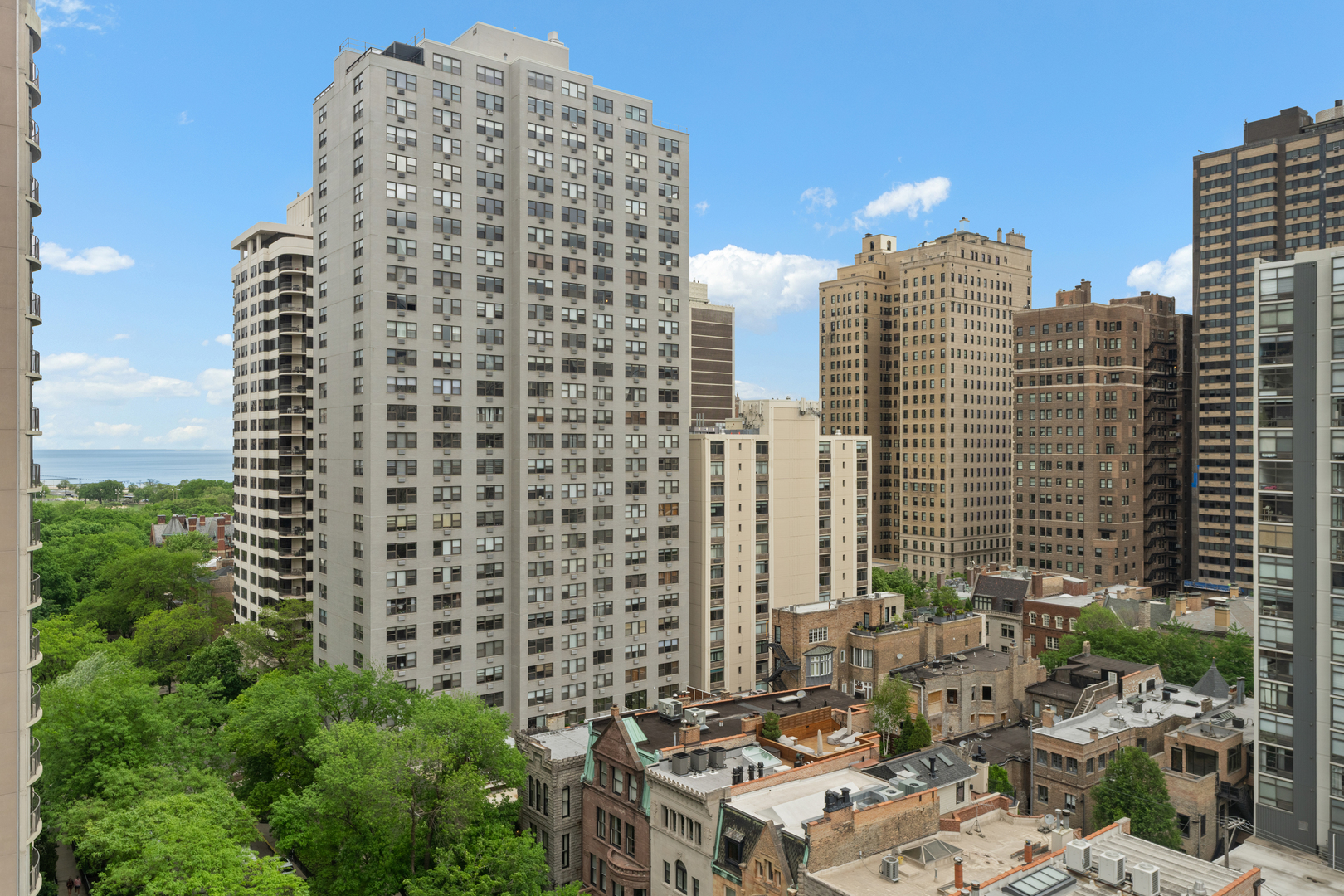 1410 N State Street Unit: 15A