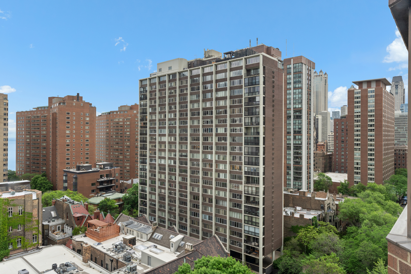 1410 N State Street Unit: 15A