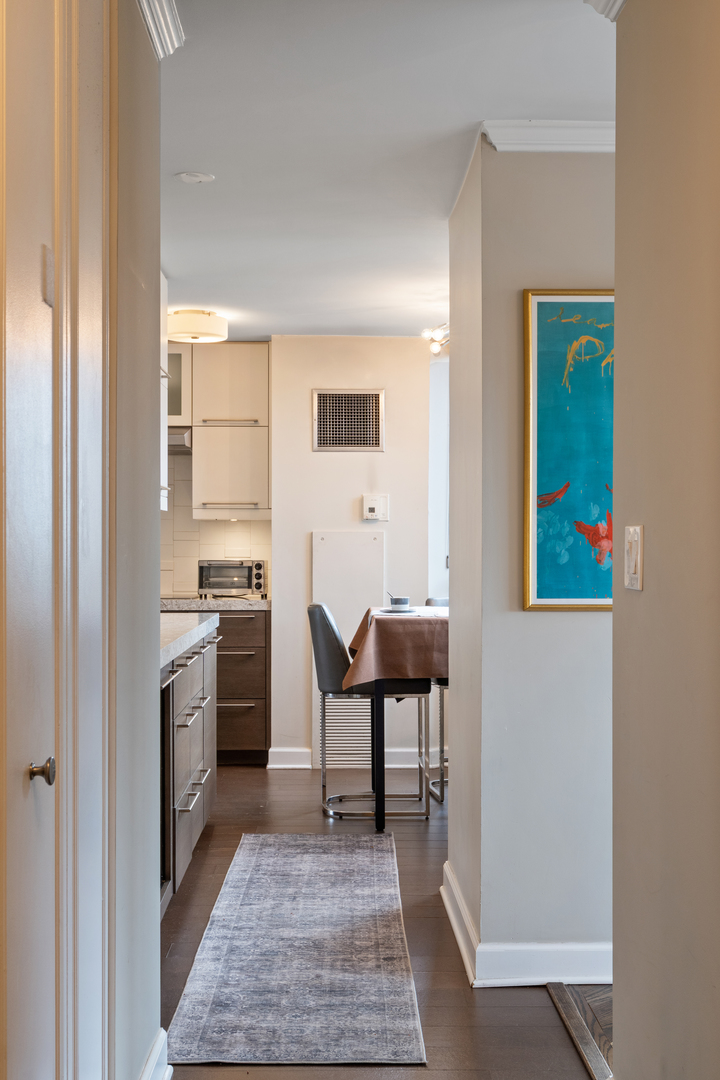 1410 N State Street Unit: 15A
