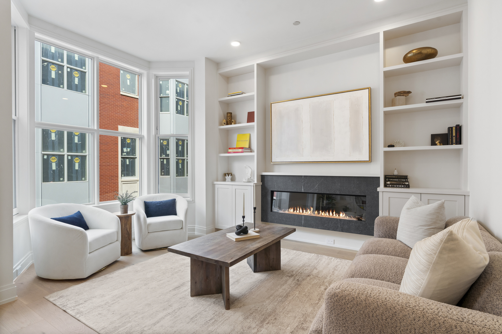 2333 N Cambridge Avenue Unit: F