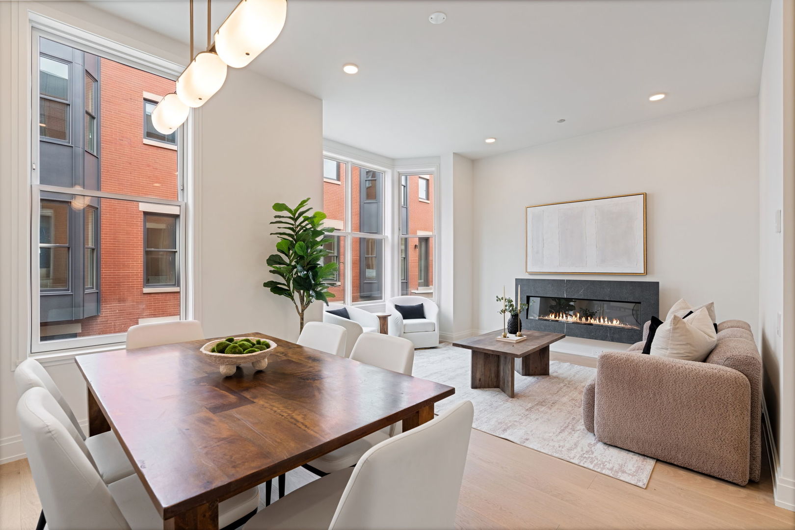 2333 N Cambridge Avenue Unit: F