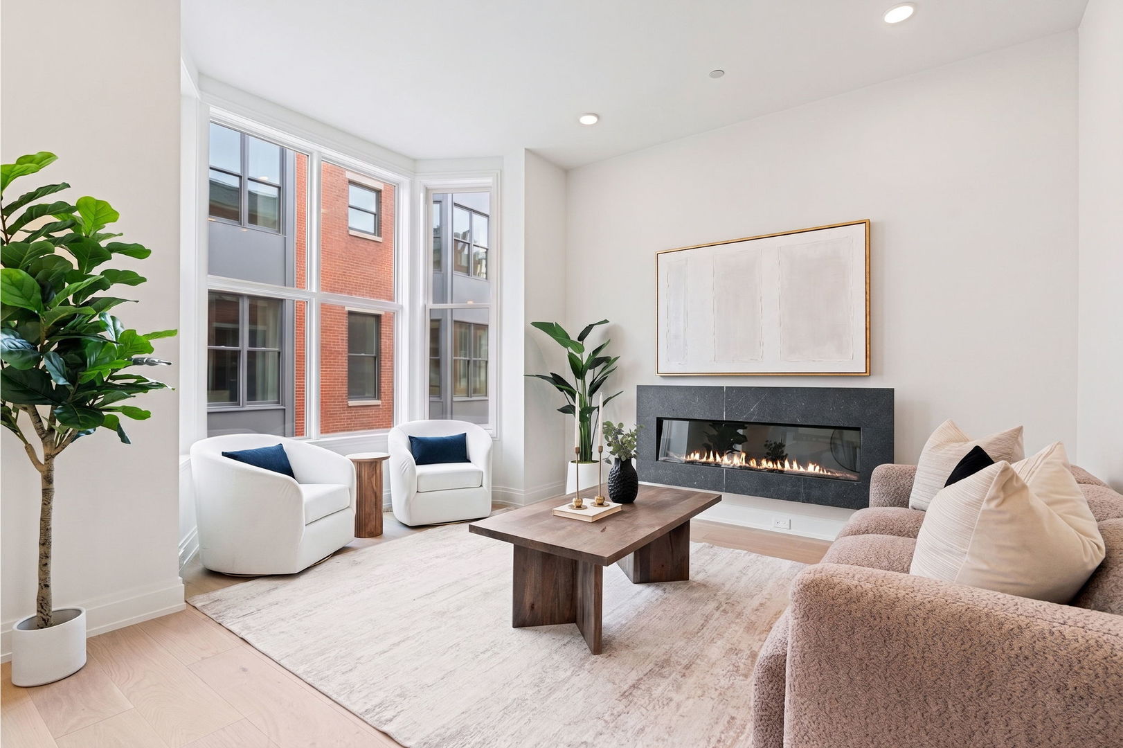 2333 N Cambridge Avenue Unit: F