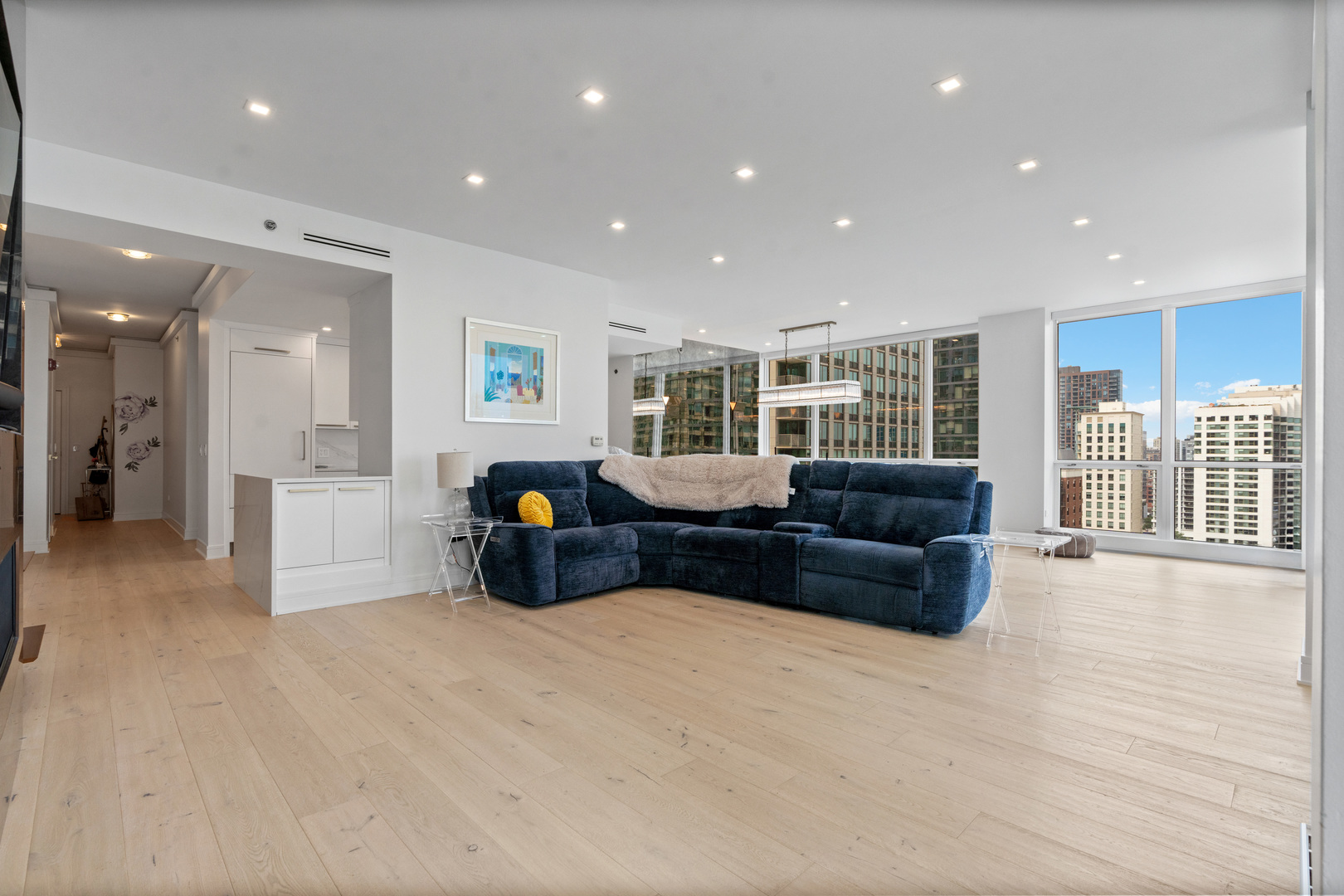 21 E Huron Street Unit: 1706