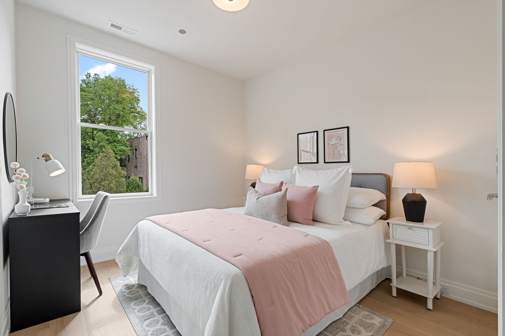 2329 N Cambridge Avenue Unit: A