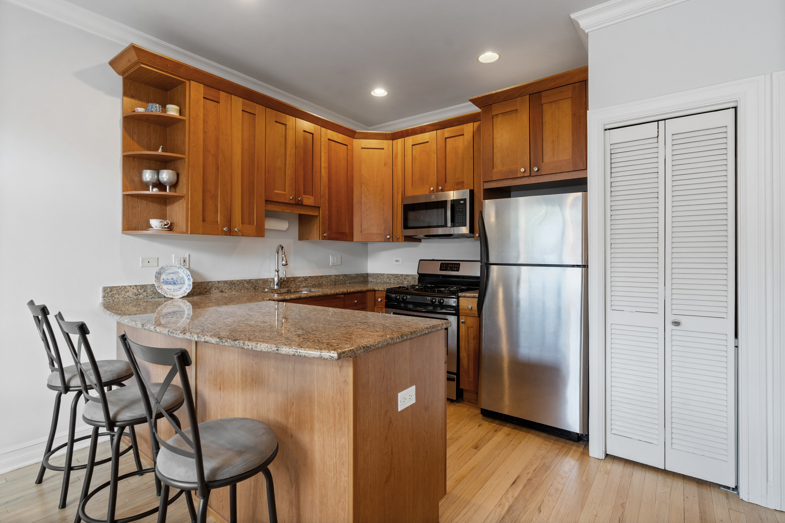 2709 N Mildred Avenue Unit: 3A