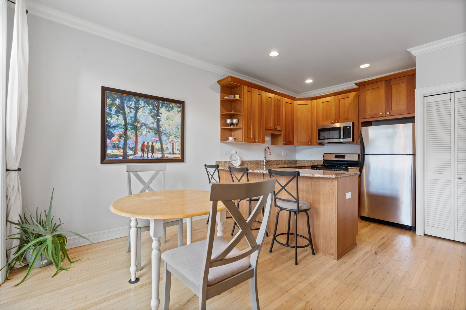2709 N Mildred Avenue Unit: 3A