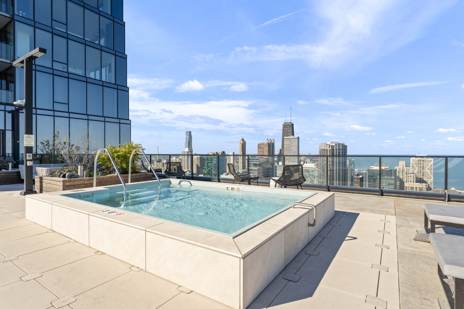 363 E Wacker Drive Unit: 1906