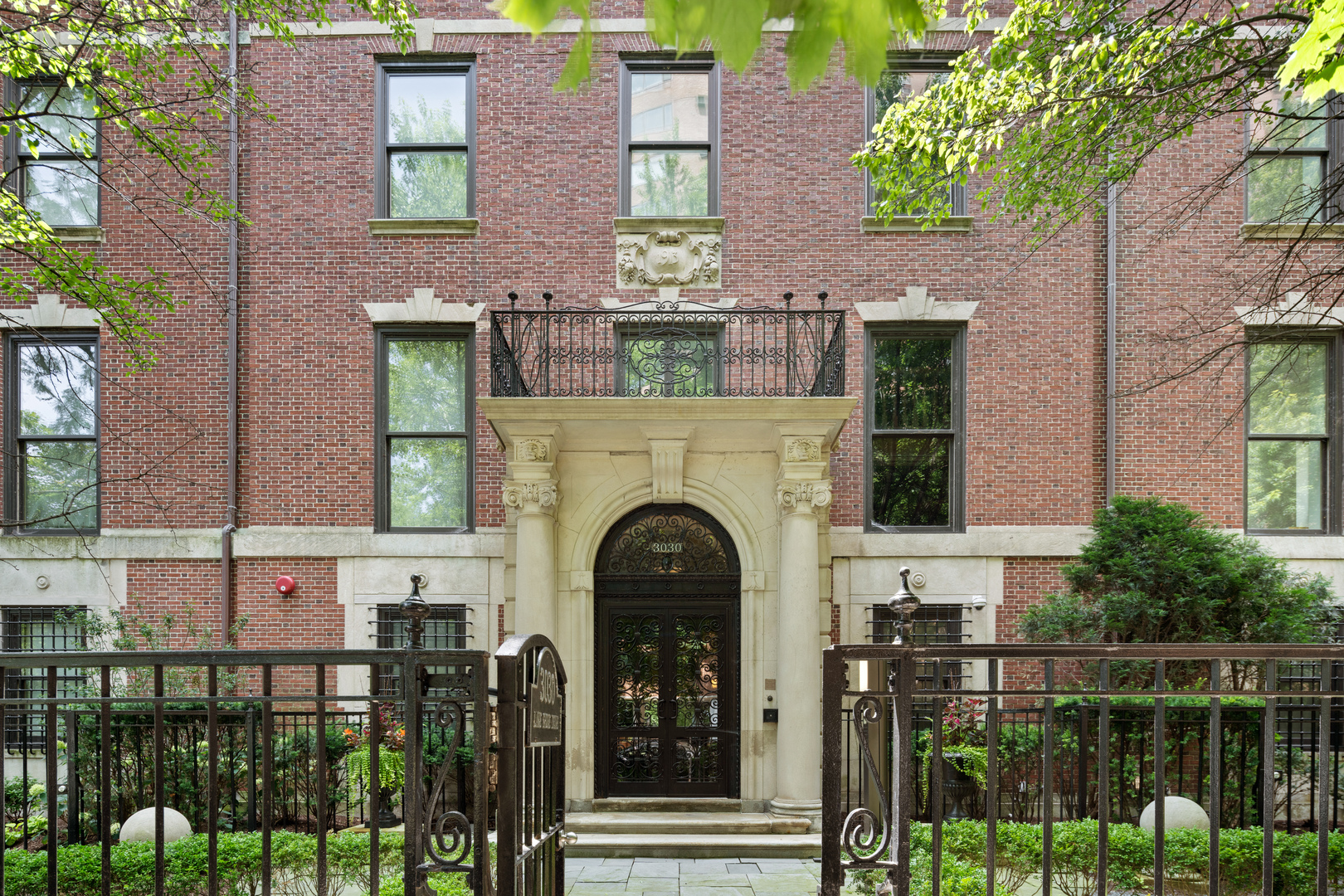 3030 N Lake Shore Drive Unit: 202