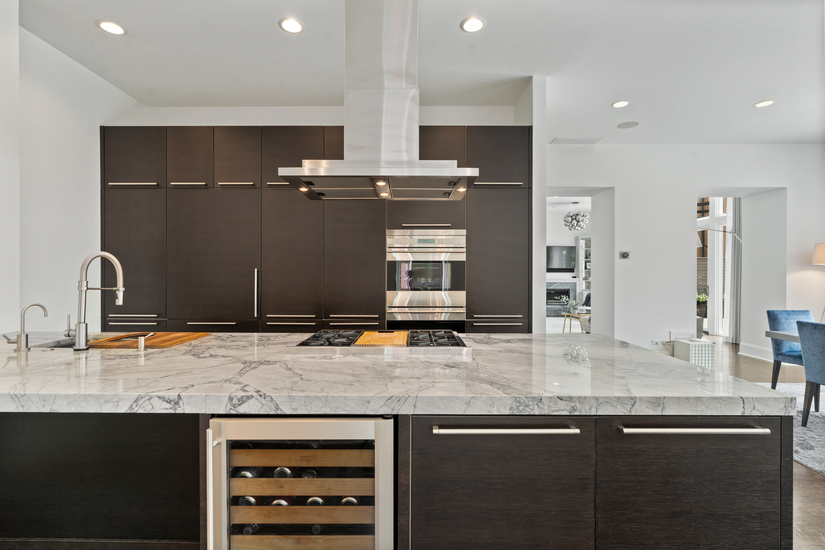 3030 N Lake Shore Drive Unit: 202