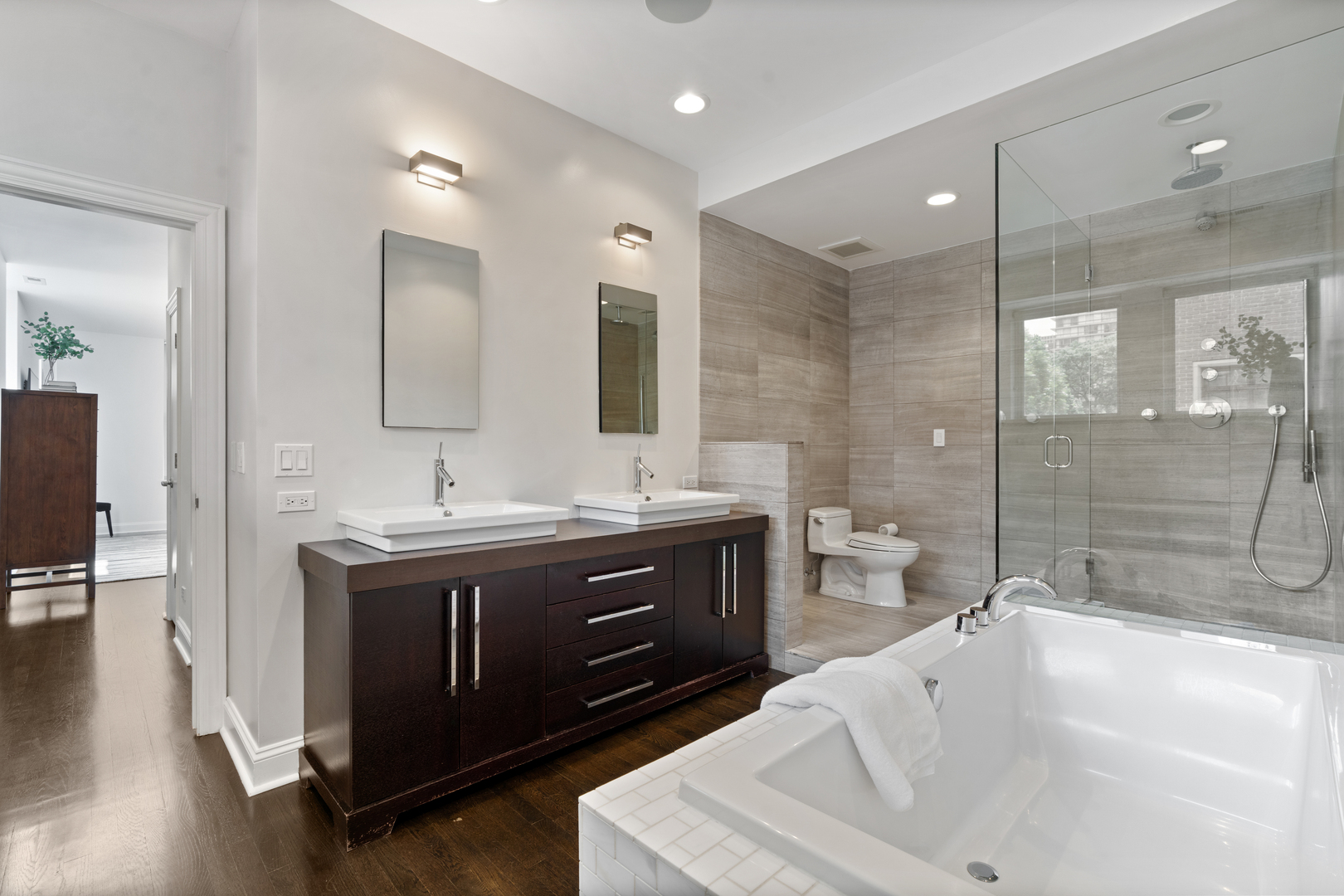 3030 N Lake Shore Drive Unit: 202