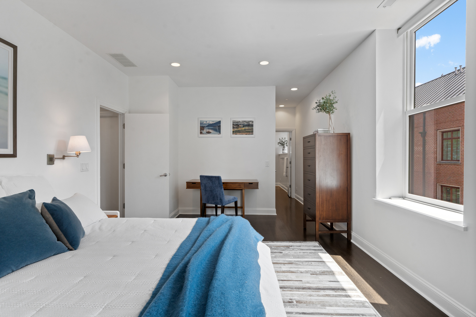 3030 N Lake Shore Drive Unit: 202