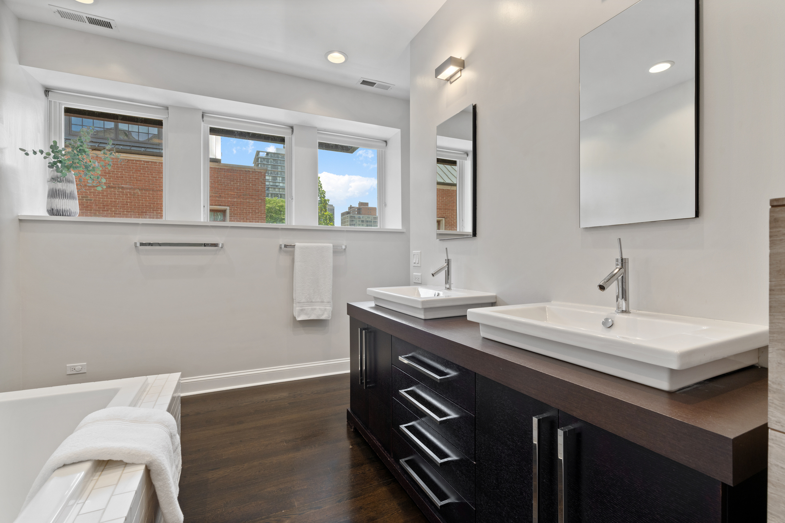 3030 N Lake Shore Drive Unit: 202