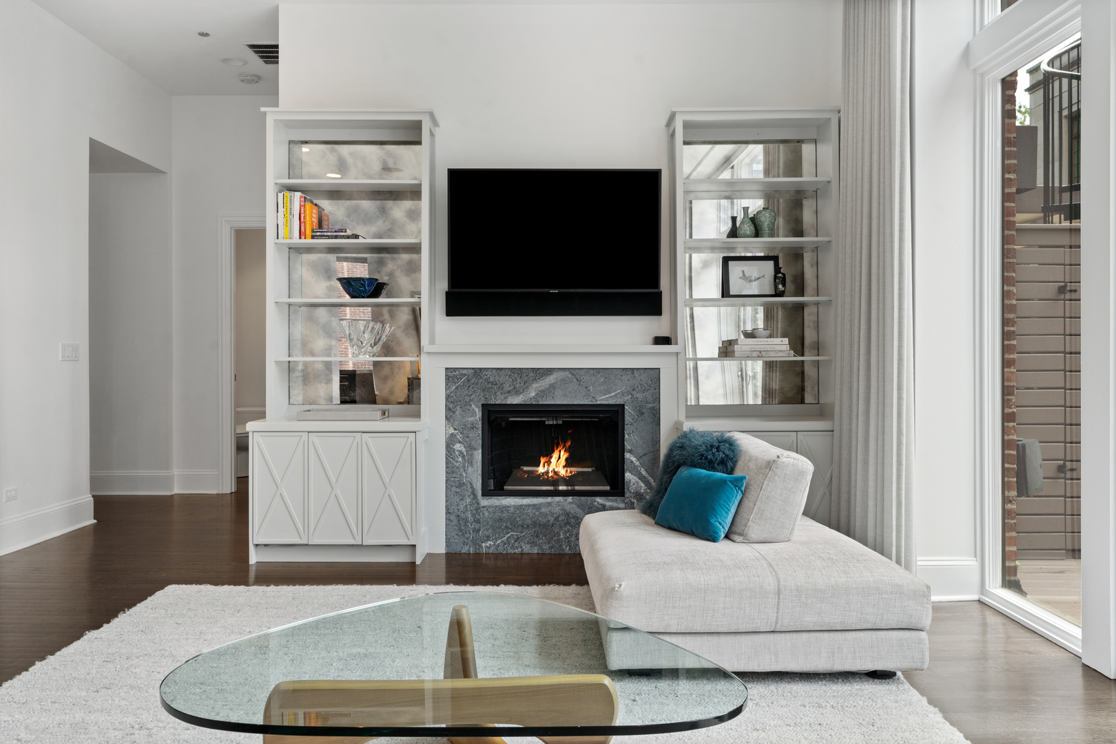 3030 N Lake Shore Drive Unit: 202