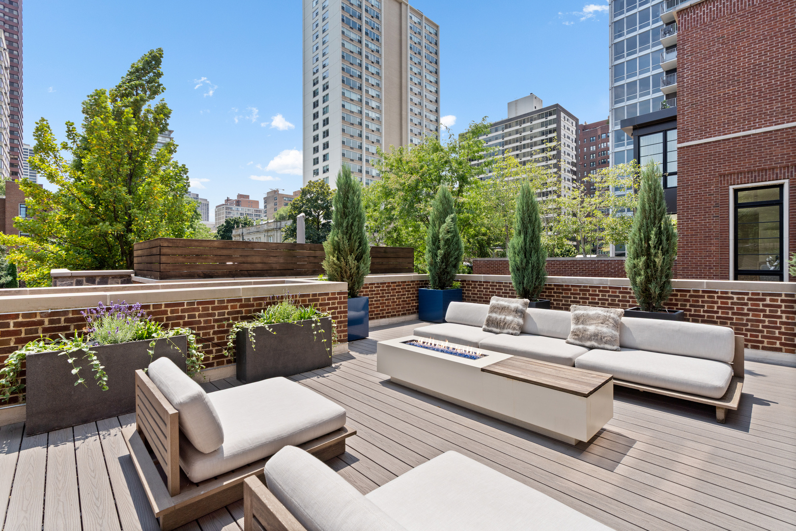 3030 N Lake Shore Drive Unit: 202