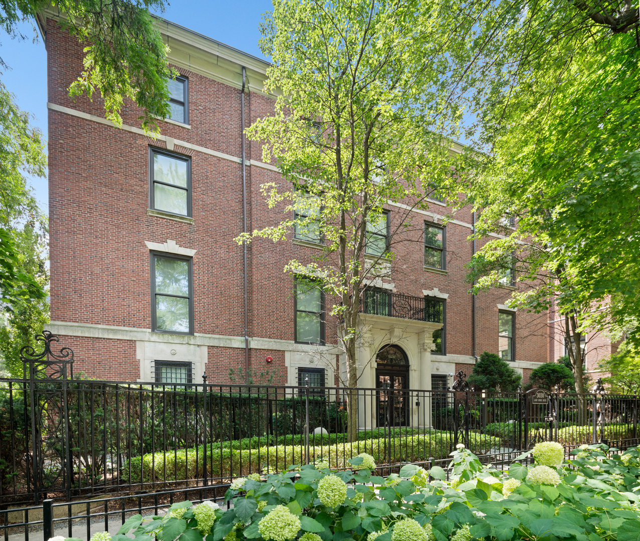 3030 N Lake Shore Drive Unit: 202
