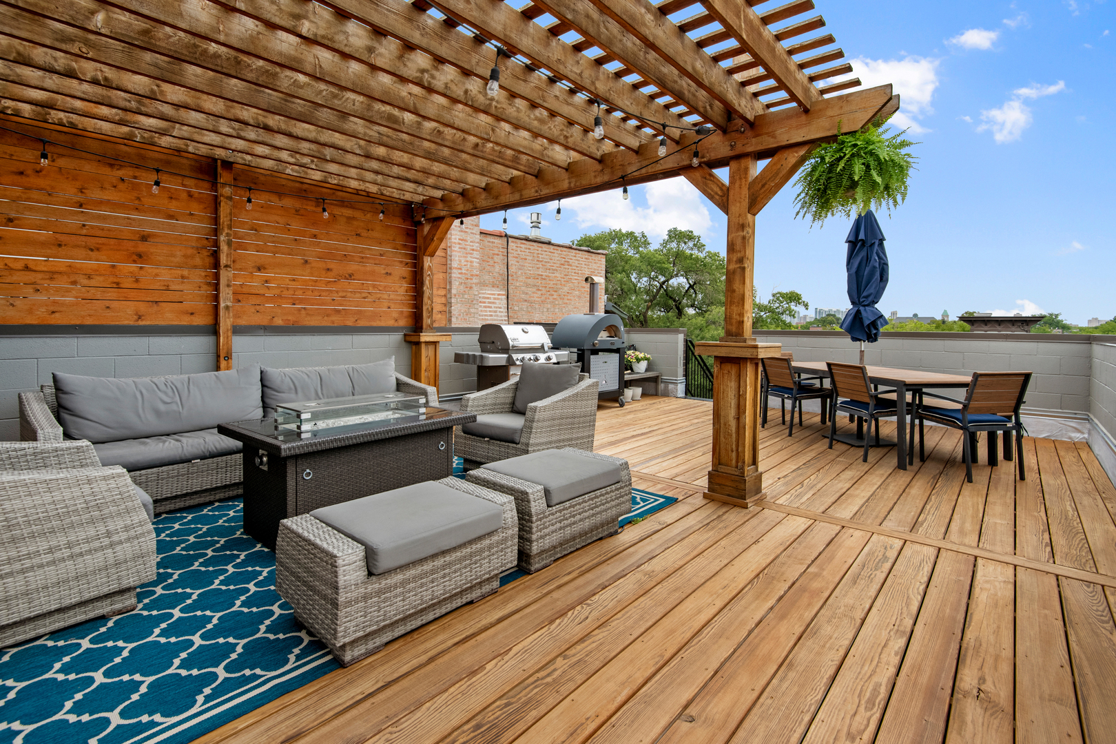 2147 N Southport Avenue Unit: 3