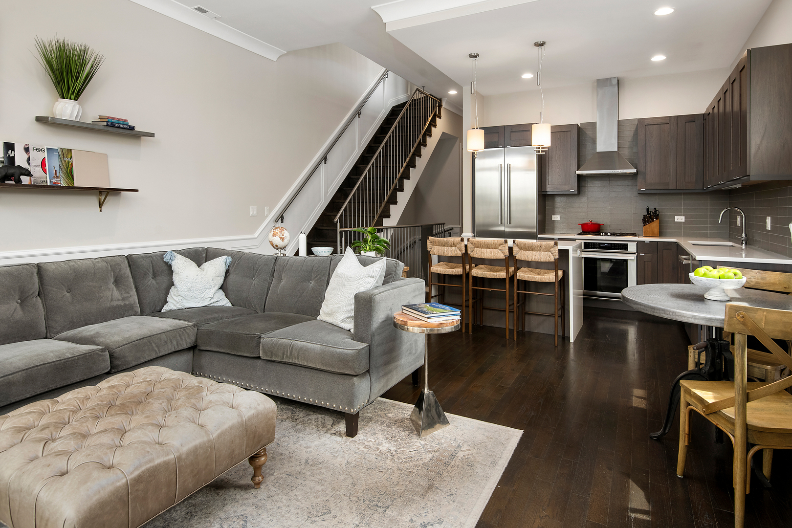 2147 N Southport Avenue Unit: 3