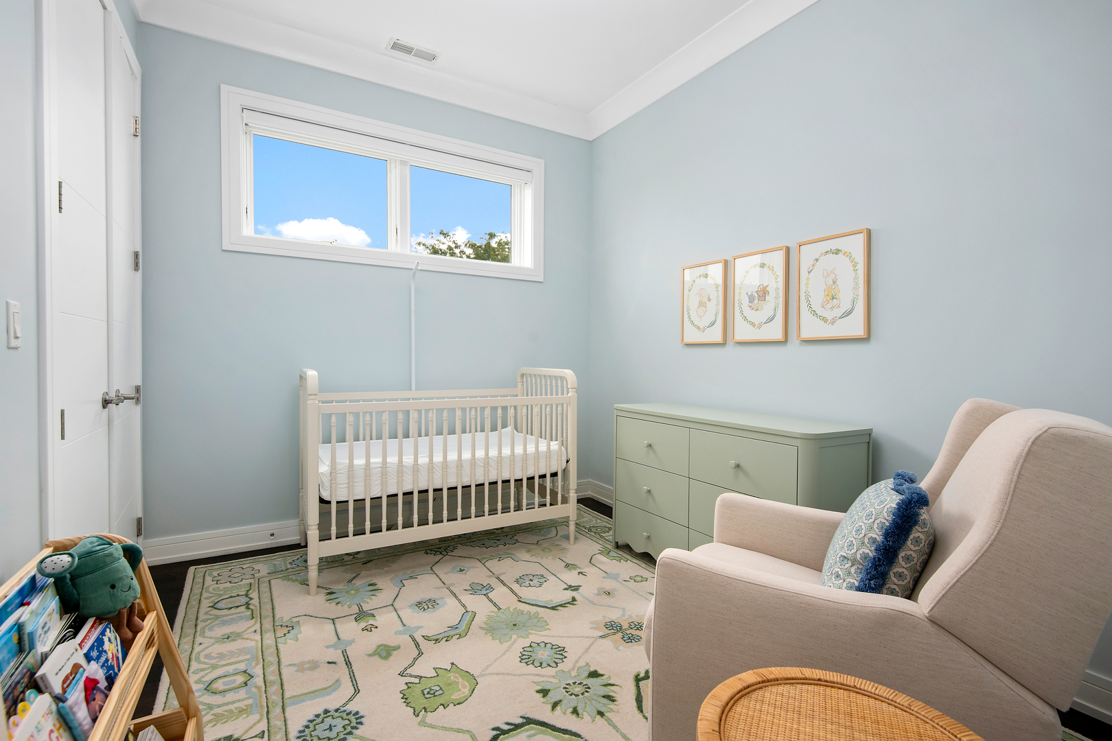 2147 N Southport Avenue Unit: 3