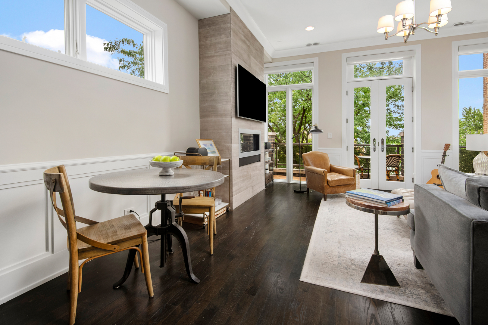 2147 N Southport Avenue Unit: 3