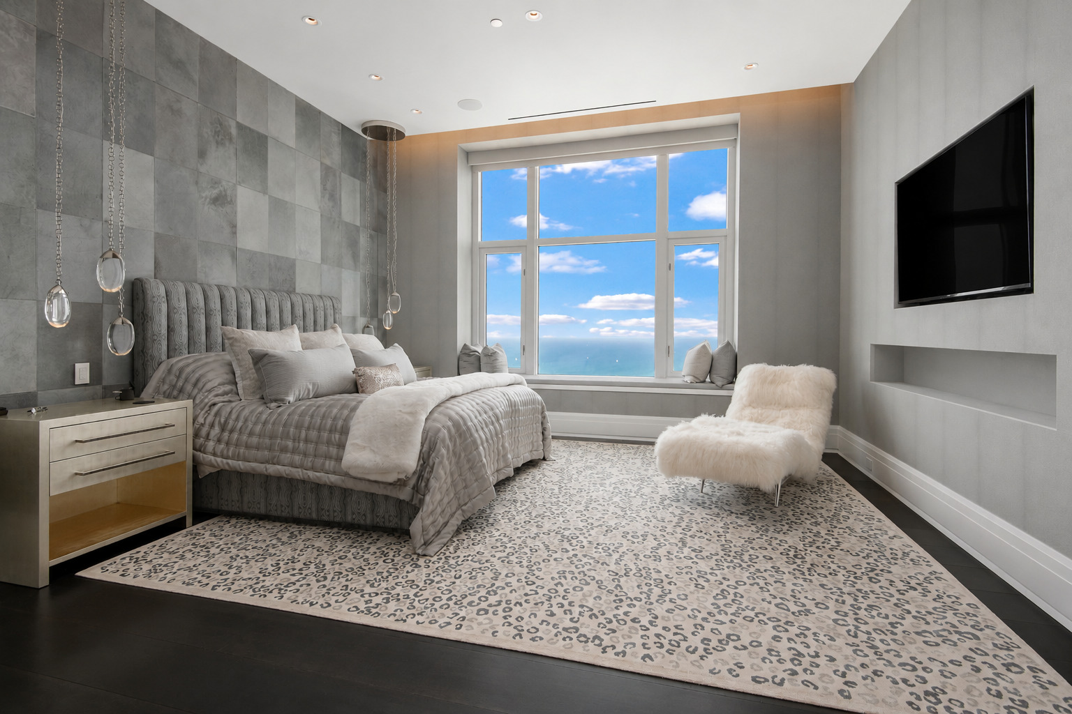 132 E Delaware Place Unit: 6206