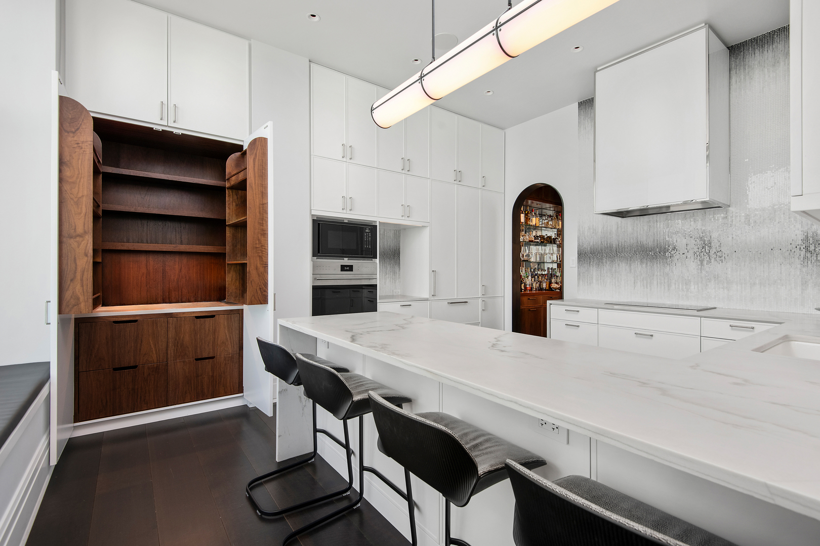 132 E Delaware Place Unit: 6206