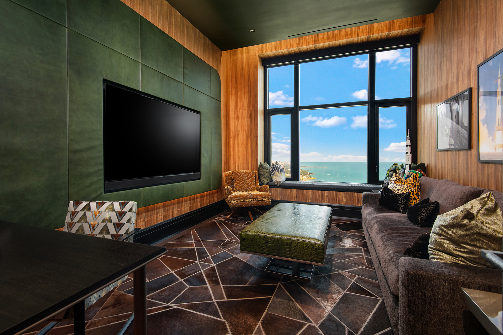 132 E Delaware Place Unit: 6206