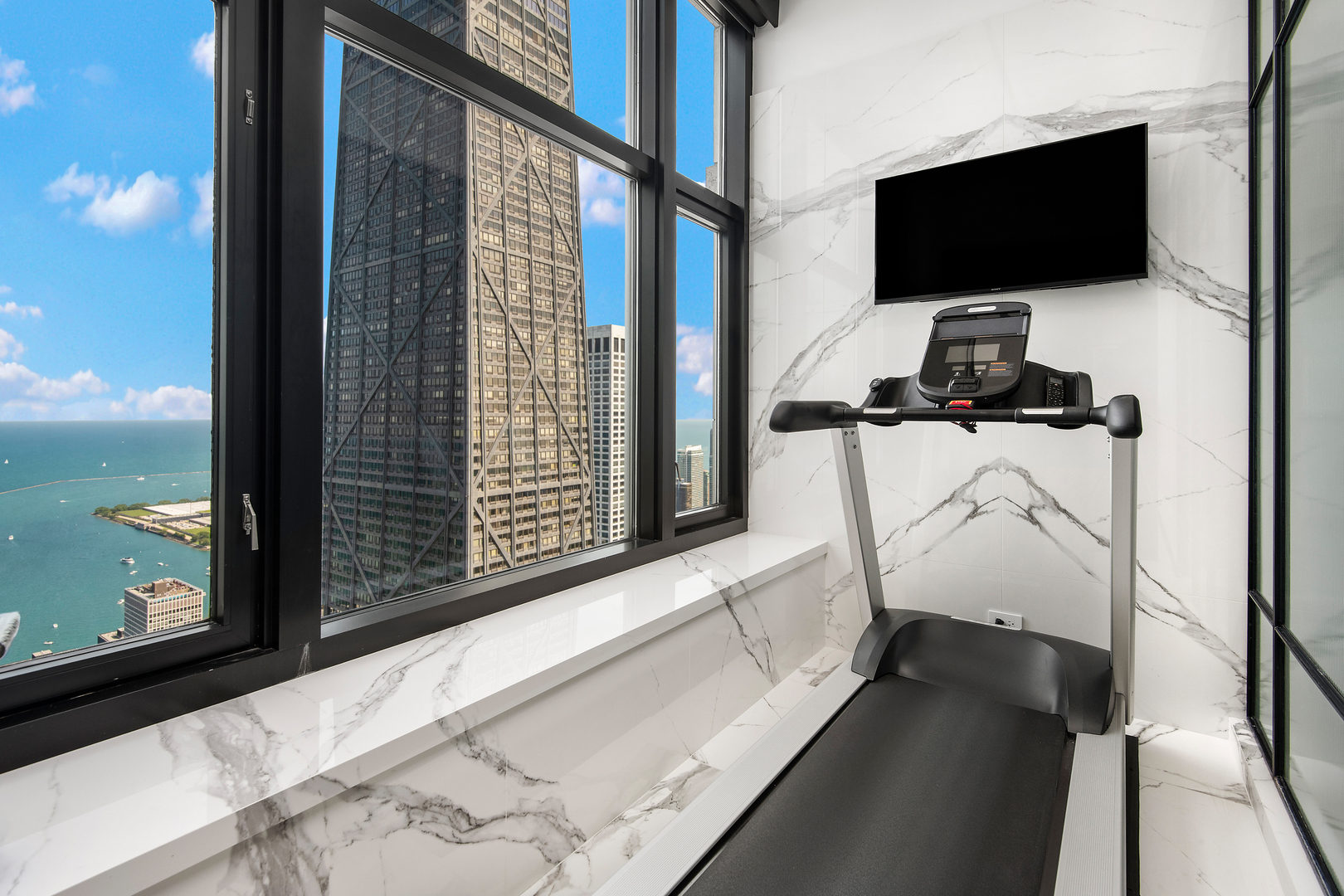 132 E Delaware Place Unit: 6206
