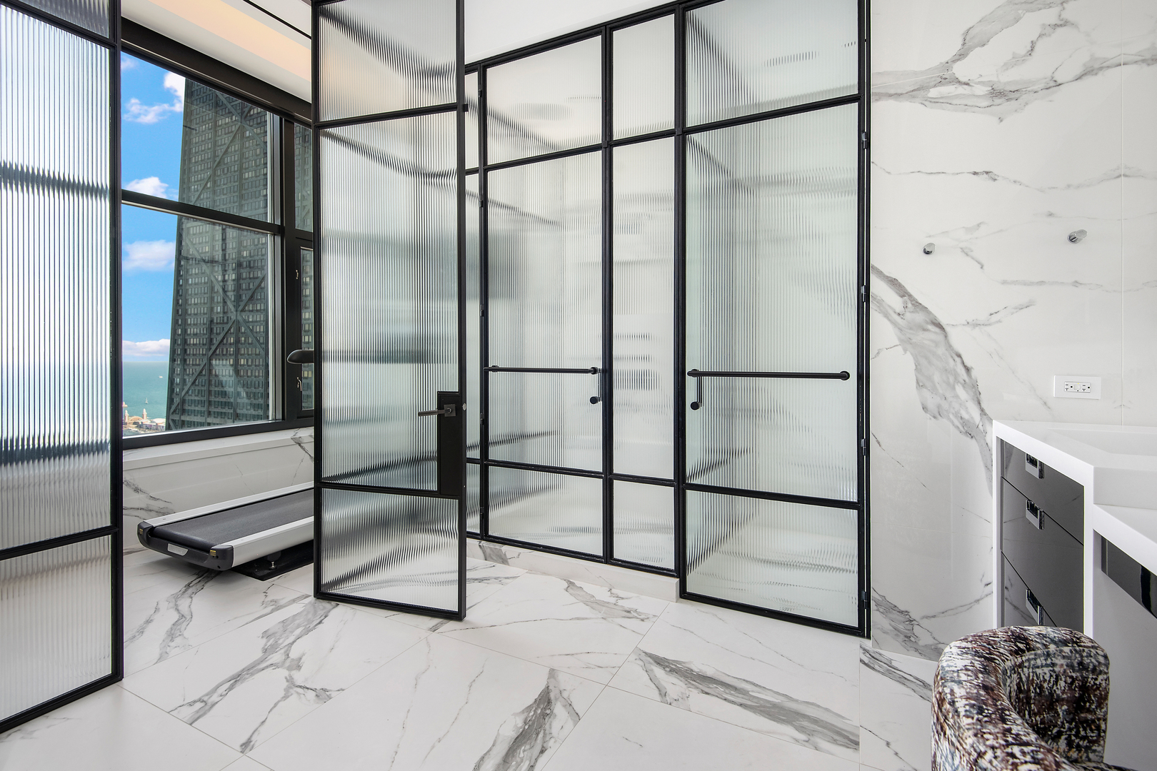 132 E Delaware Place Unit: 6206