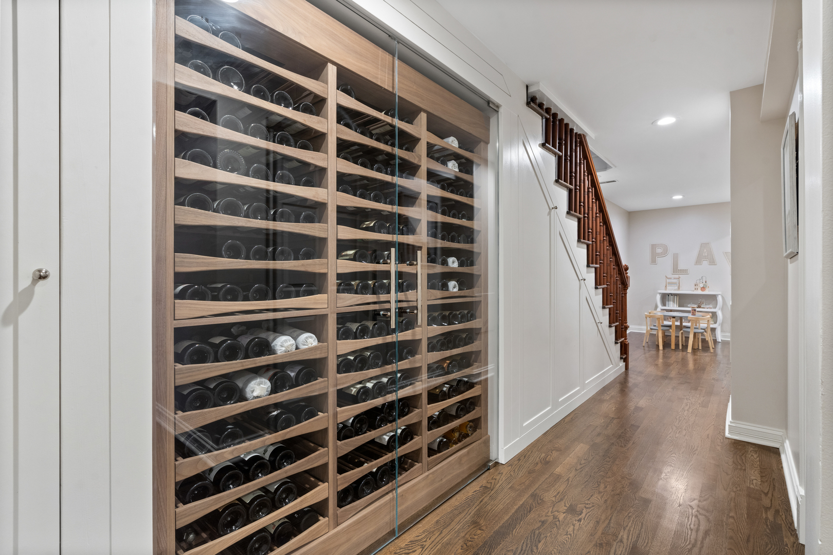 119 W Delaware Place